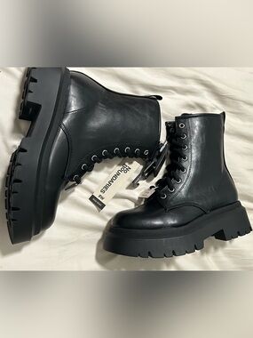 No Boundaries Black Chunky Lace-Up Combat Boots size 8 NWT